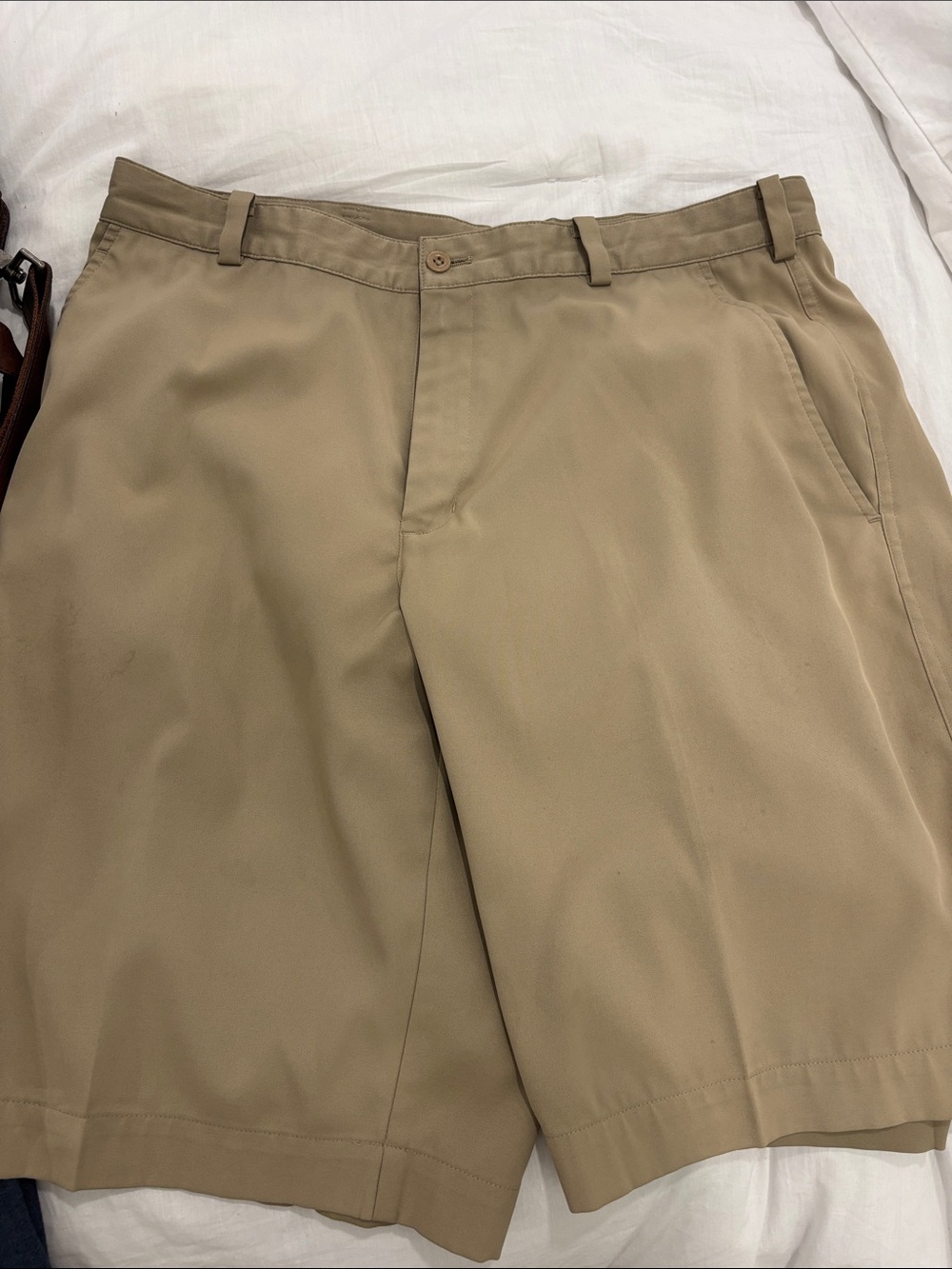 Men’s Nike Tan Golf Short 
Size 33 Dry Fit Fabric